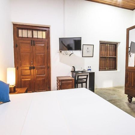 Hotel Thambu Illam Jaffna Esterno foto