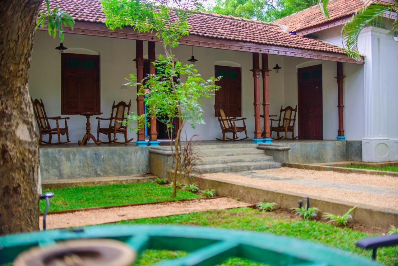 Hotel Thambu Illam Jaffna Esterno foto