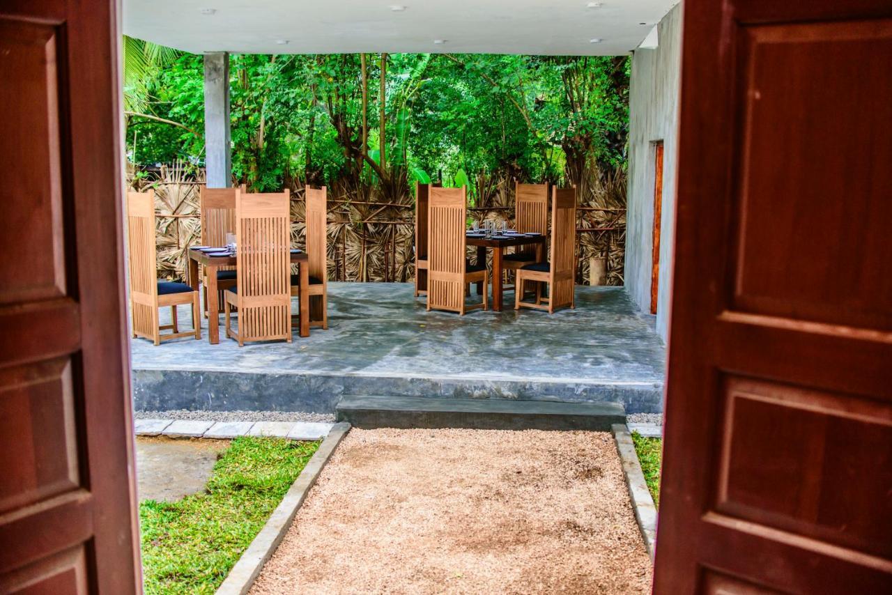Hotel Thambu Illam Jaffna Esterno foto