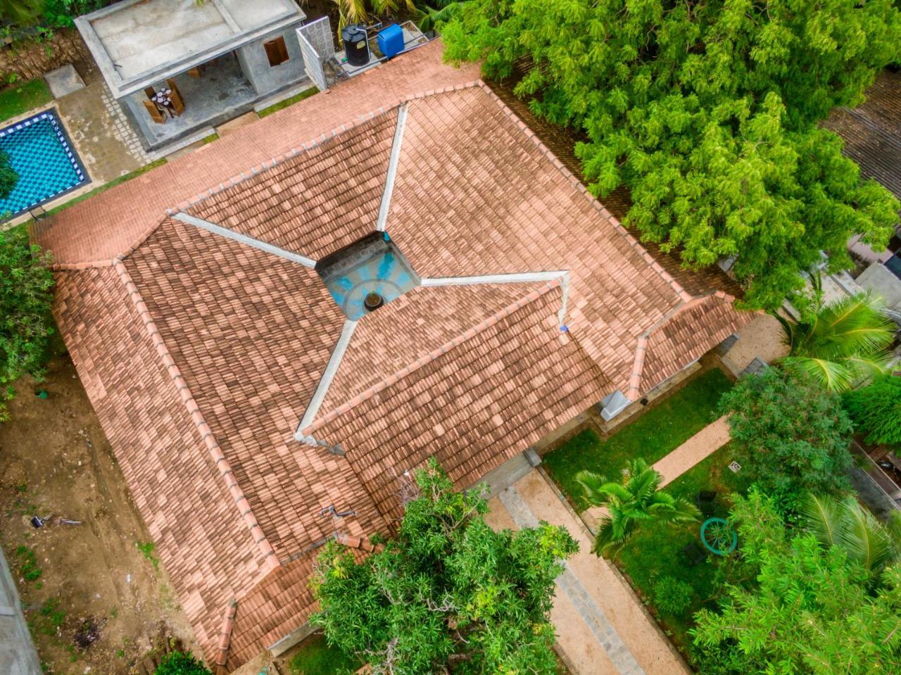 Hotel Thambu Illam Jaffna Esterno foto
