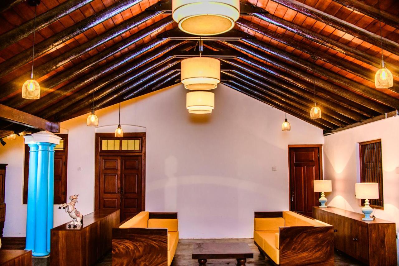 Hotel Thambu Illam Jaffna Esterno foto