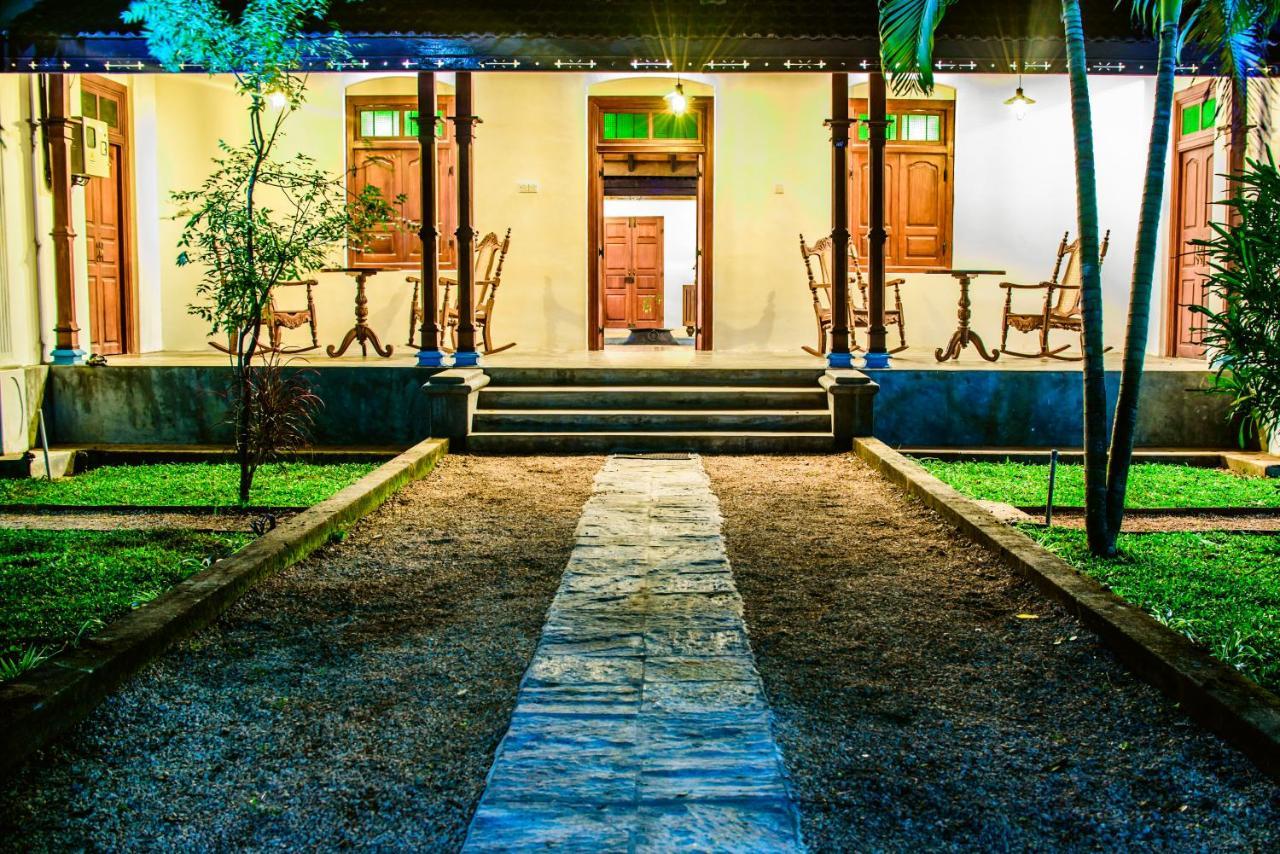 Hotel Thambu Illam Jaffna Esterno foto
