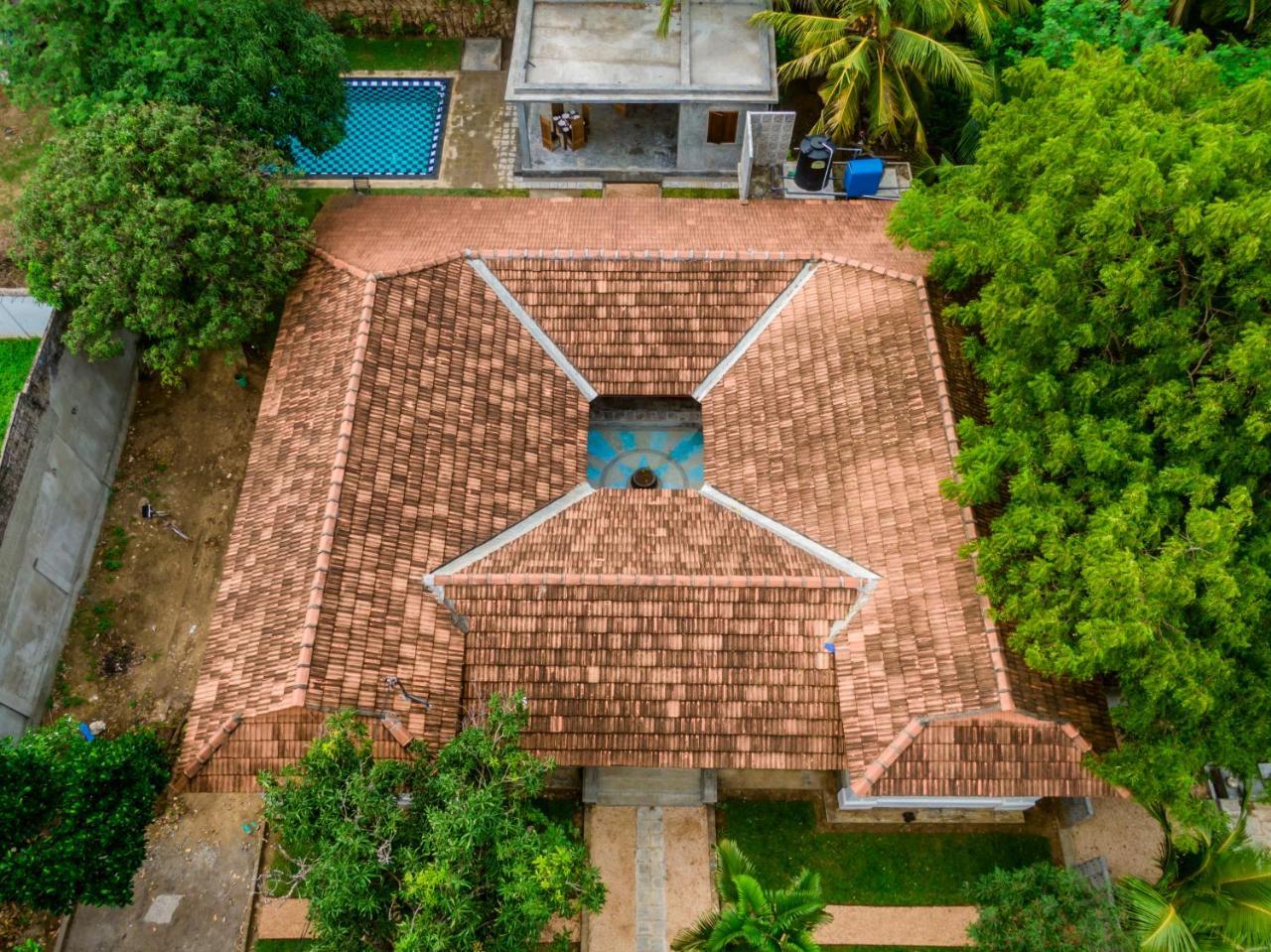 Hotel Thambu Illam Jaffna Esterno foto