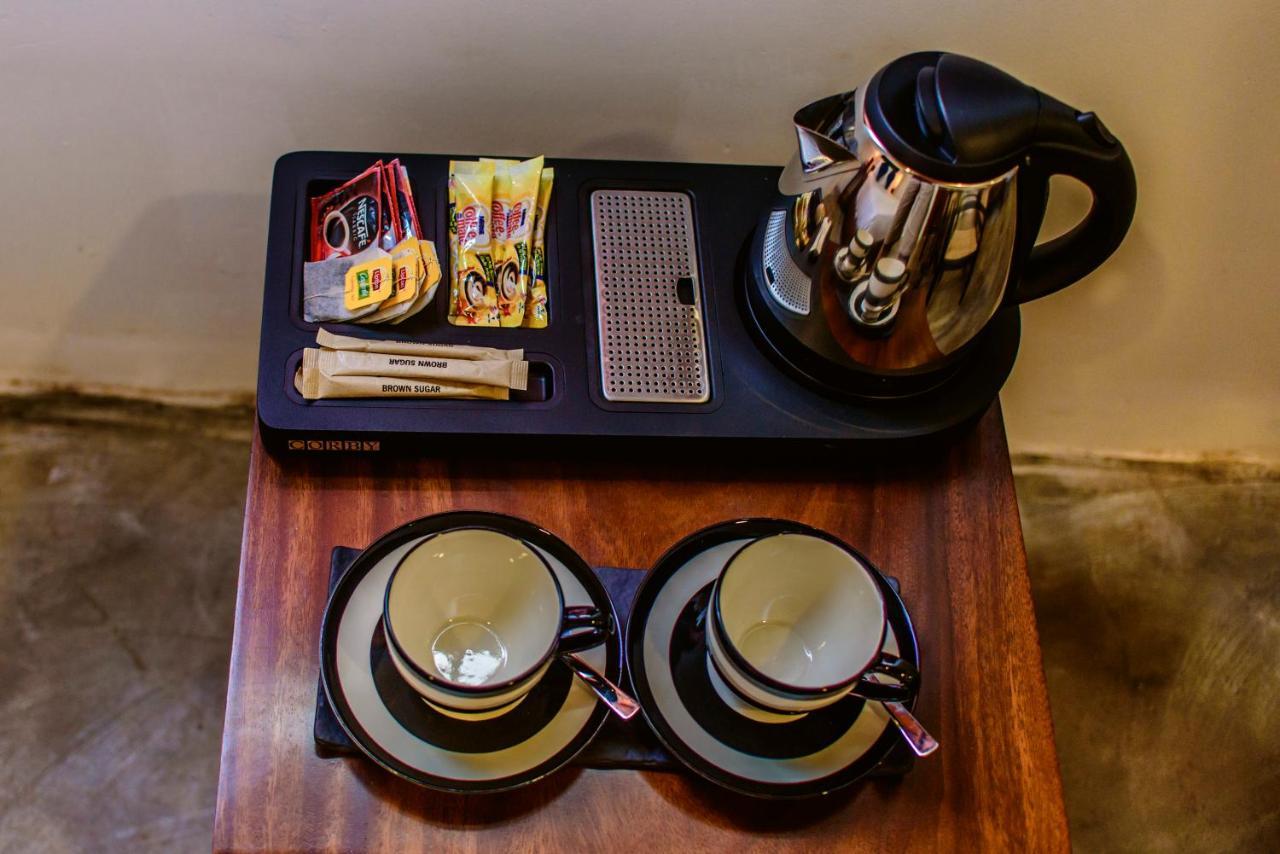 Hotel Thambu Illam Jaffna Esterno foto