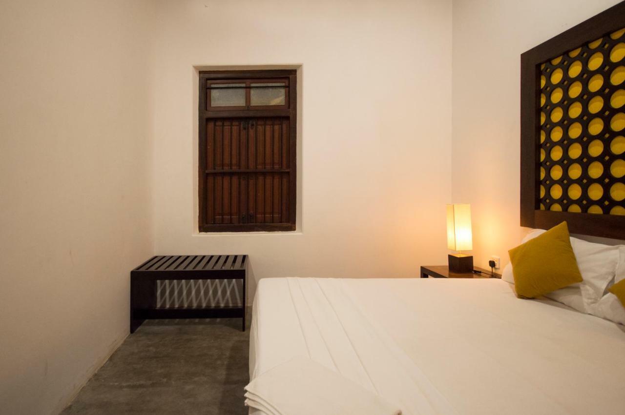 Hotel Thambu Illam Jaffna Esterno foto