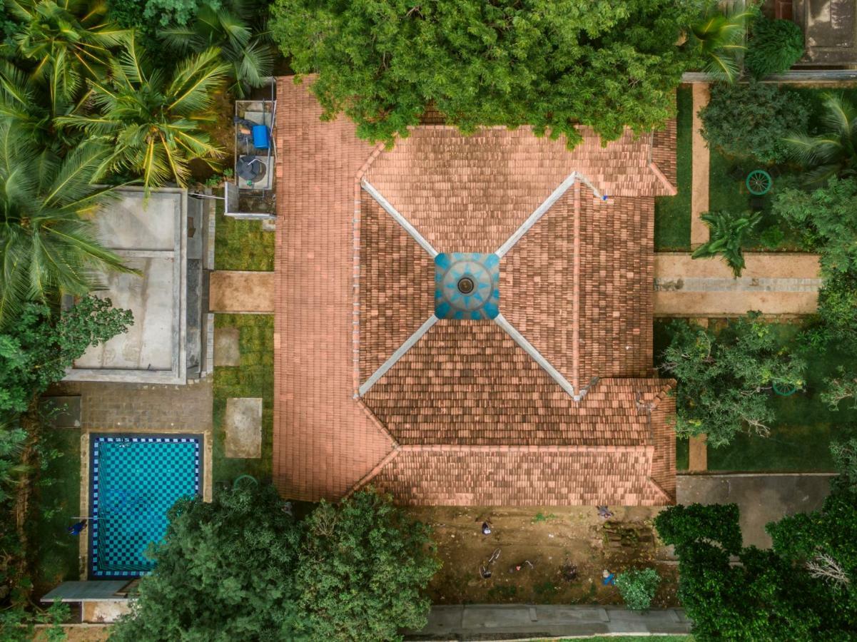 Hotel Thambu Illam Jaffna Esterno foto