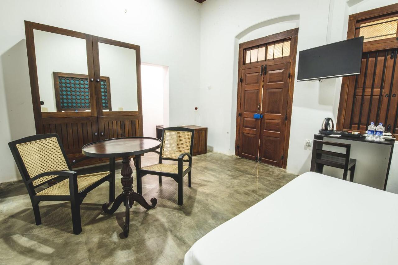 Hotel Thambu Illam Jaffna Esterno foto