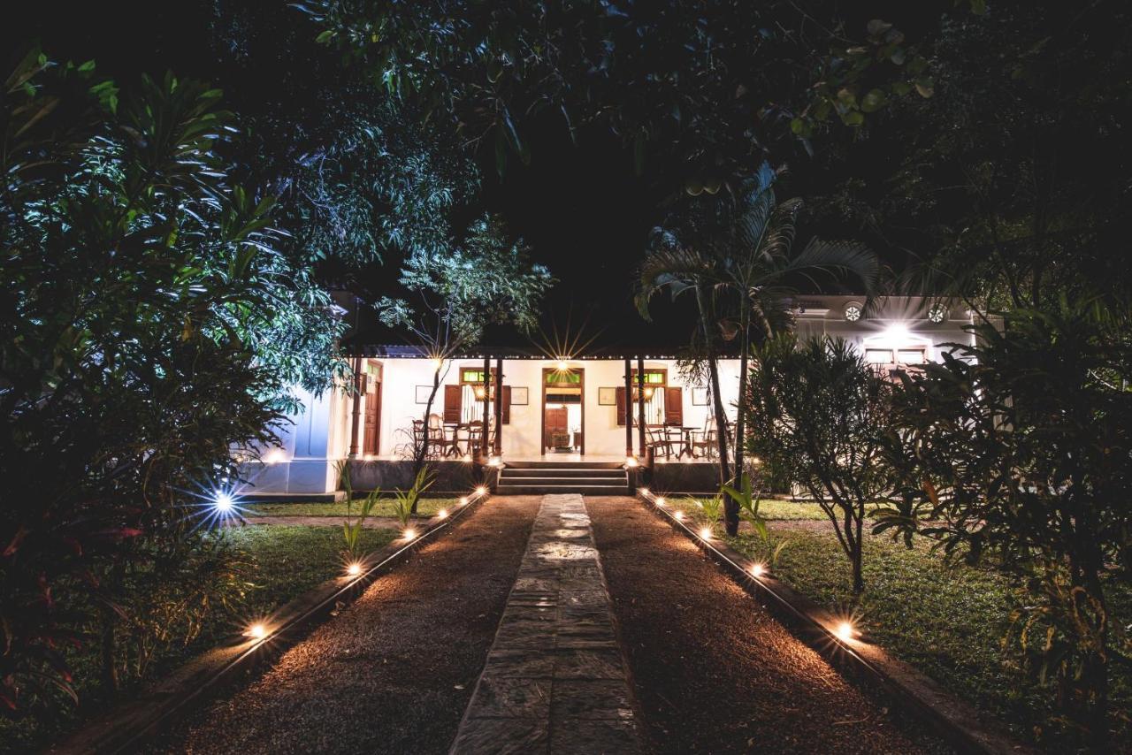 Hotel Thambu Illam Jaffna Esterno foto