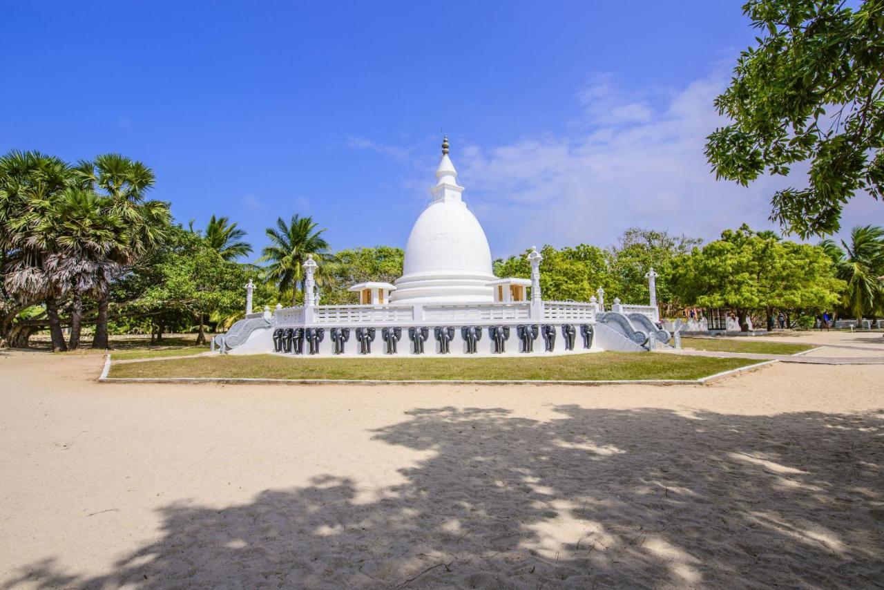 Hotel Thambu Illam Jaffna Esterno foto